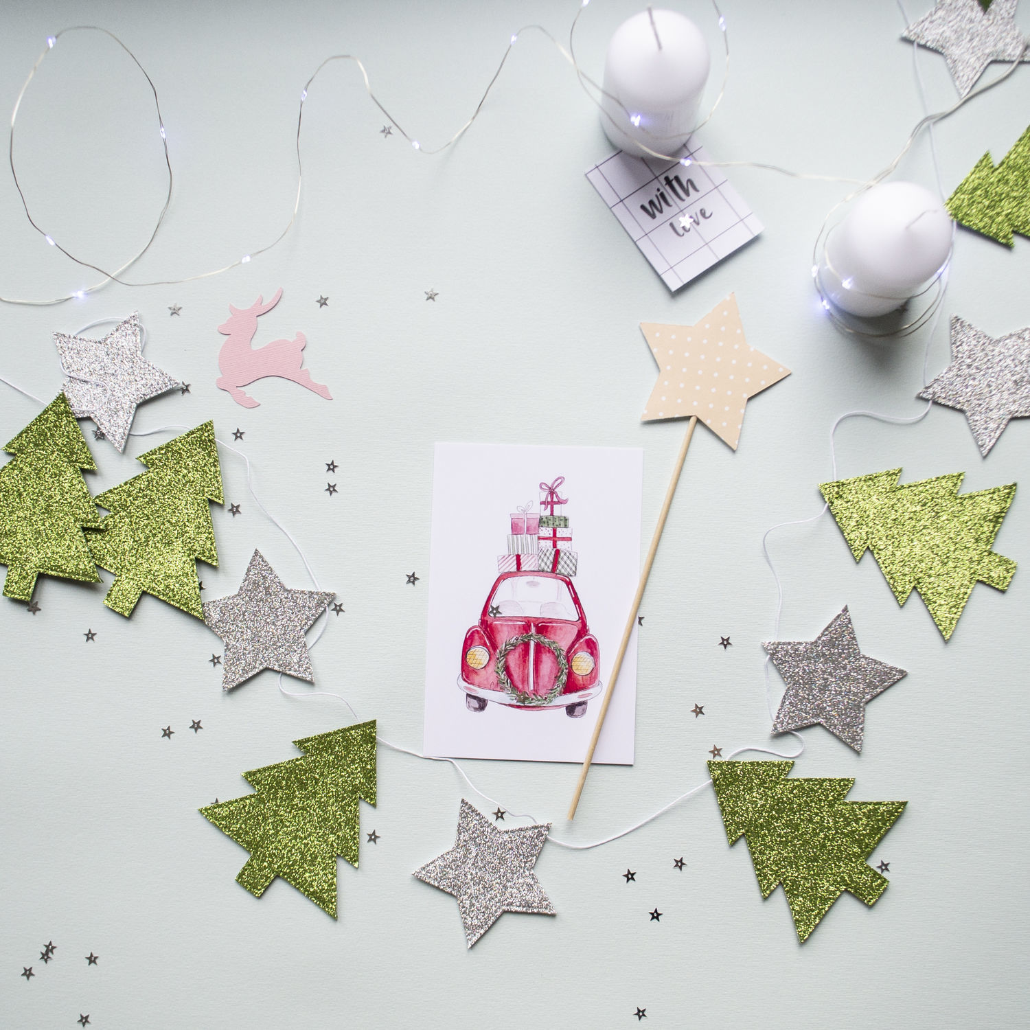 Елка из гирлянды на стене схема пошагово. Гирлянда на елку икеа. Гирлянды елочки и звезды из бумаги. Полярная звезды в новогоднем декоре. Самодельная гирлянда ёлочки и звезды.