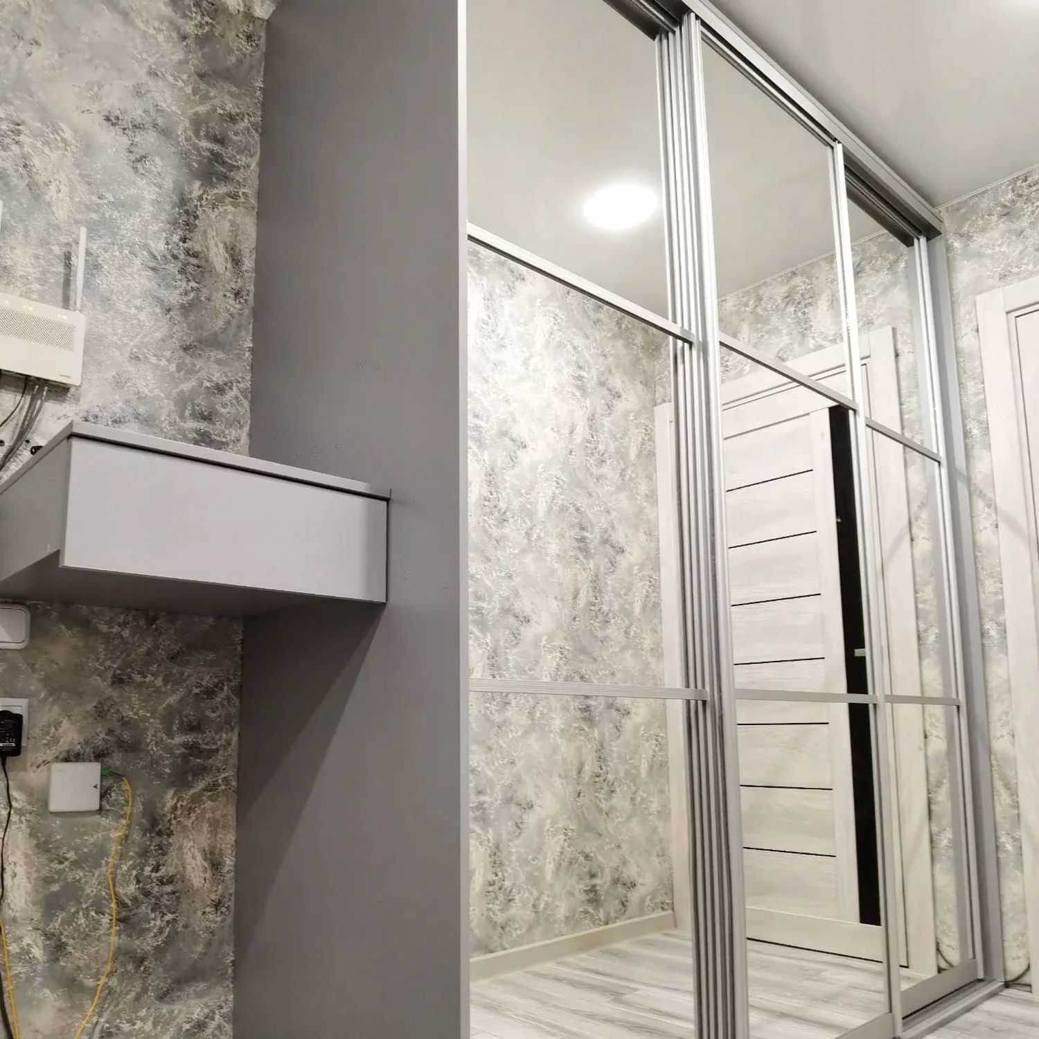 Шкаф в прихожую на заказ в интернет-магазине Ярмарка Мастеров по цене ...