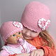 Вязаная шапочка для девочки и ее любимой куклы. Шапки. B.N.knits. Интернет-магазин Ярмарка Мастеров.  Фото №2