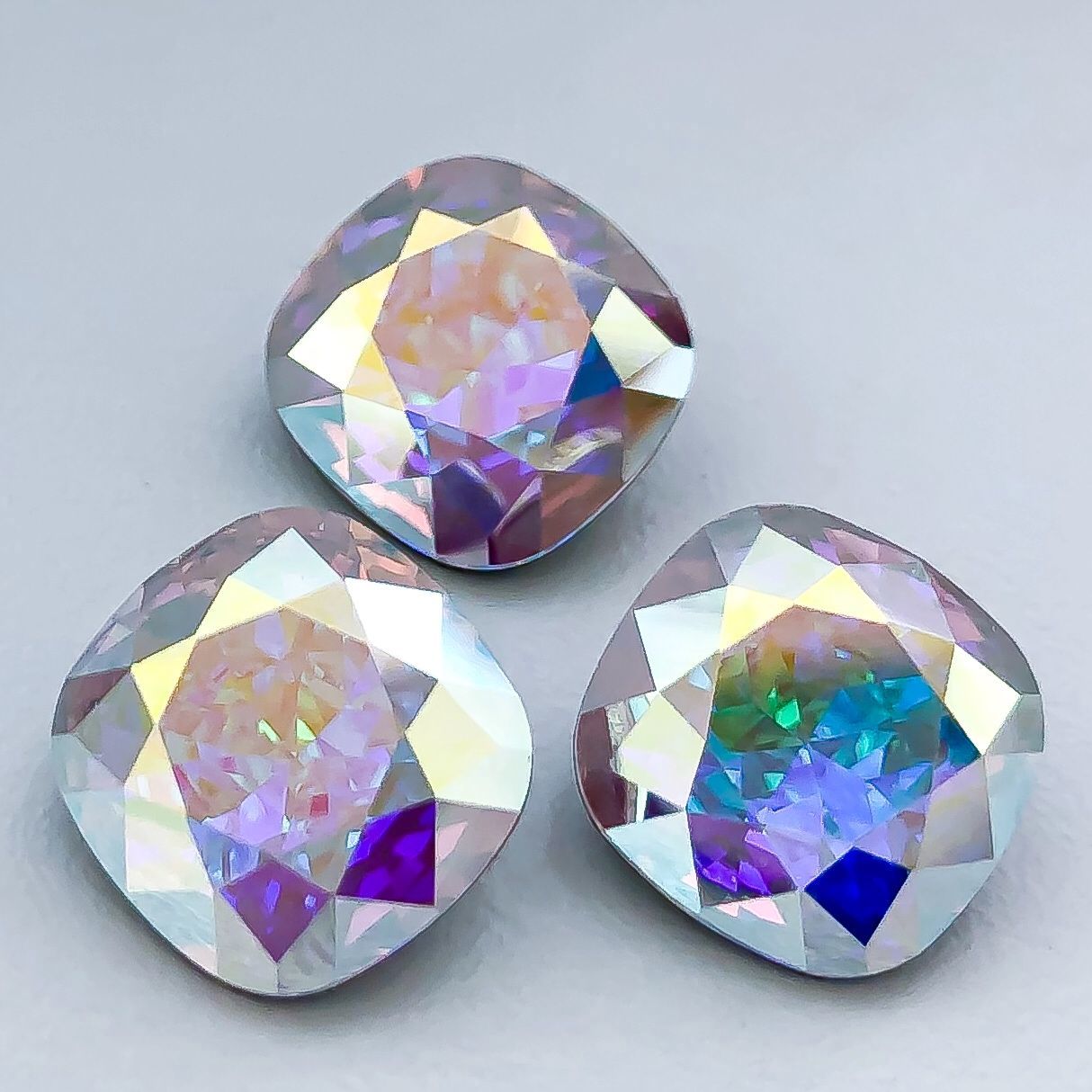 Горный хрусталь коллекционный кристалл урал. Бусина swarovski куб crystal vitrail medium 'b' (001 vmb) 4 мм. Бирюза кристалл. Сваровски биконусы crystal heliotrope. Swarovski сердце цвет heliotrope.