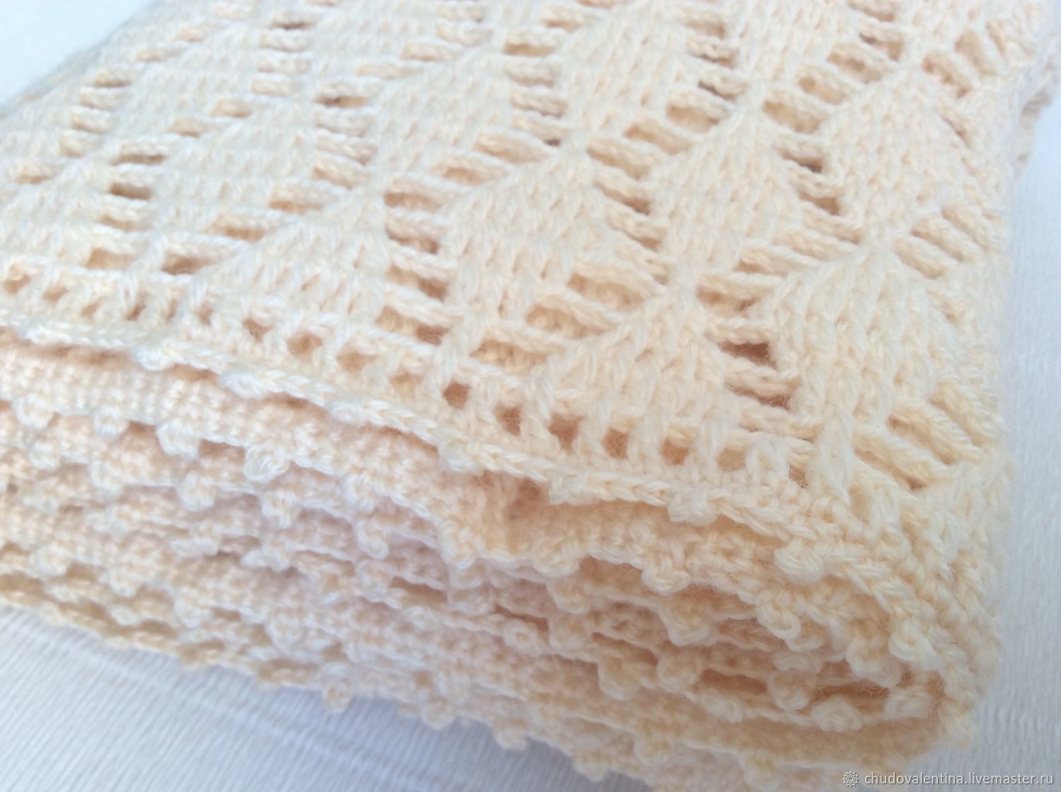 Узор спицами для детского пледа листочки. Плед листочками. Плед спицами листиками. Плед листочками. Плед объемные цветы спицами.