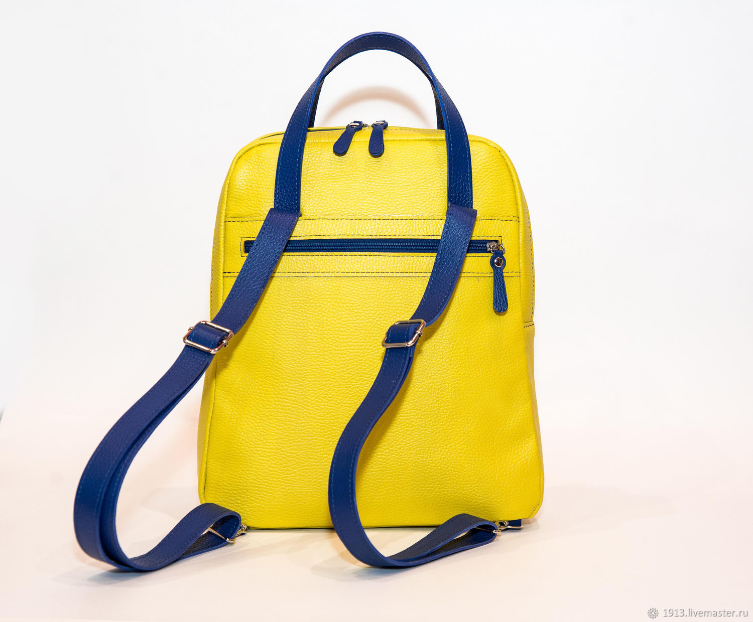 Рюкзак квадратный сине желтая. Портфель квадратный школьный. Рюкзаки желтые модные. Сине желтый рюкзак. Рюкзак adidas синий с желтым.