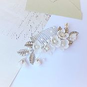 Wedding comb with flowers and river pearls