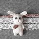 Брошка Зайка с мороженкой. Брошь-булавка. ToysMari (handmademari). Ярмарка Мастеров.  Фото №4