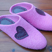 Обувь ручной работы handmade. Livemaster - original item Pink felt Slippers with Hearts. Handmade.
