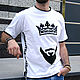 Крутая белая футболка Борода и корона, рэп футболка с лампасами. Футболки и майки мужские. Лариса дизайнерская одежда и подарки (EnigmaStyle). Ярмарка Мастеров.  Фото №5