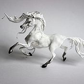 Фигурка "Богатырский белый конь"