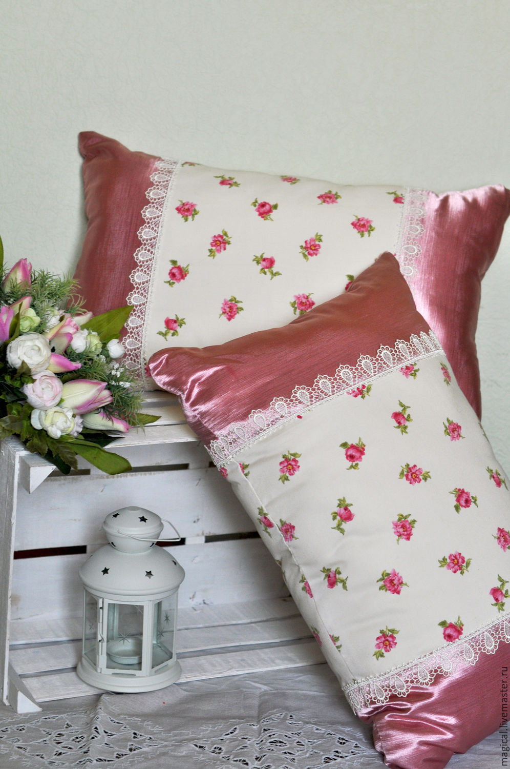 Stylish Mixed Patterns and Complementary Pillows