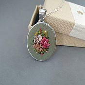 Embroidered pendant, embroidery with silk ribbons