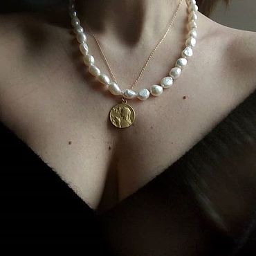 Кулон Дева Мария из серебра: символ веры и защиты от зла