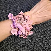 Украшения handmade. Livemaster - original item Leather Bracelet Dance of Roses Light Pink Handmade with Flowers. Handmade.