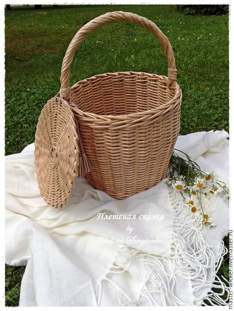 Плетеная сумка-корзина в стиле Джейн Биркин