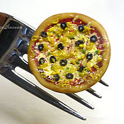 Украшения handmade. Livemaster - original item Pizza Brooch - realistic miniature Pin. Handmade.