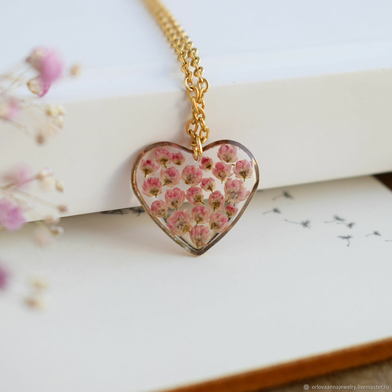 Кулон-сердце с настоящими розовыми цветами. Подарок девушке, Кулон, Москва,  Фото №1