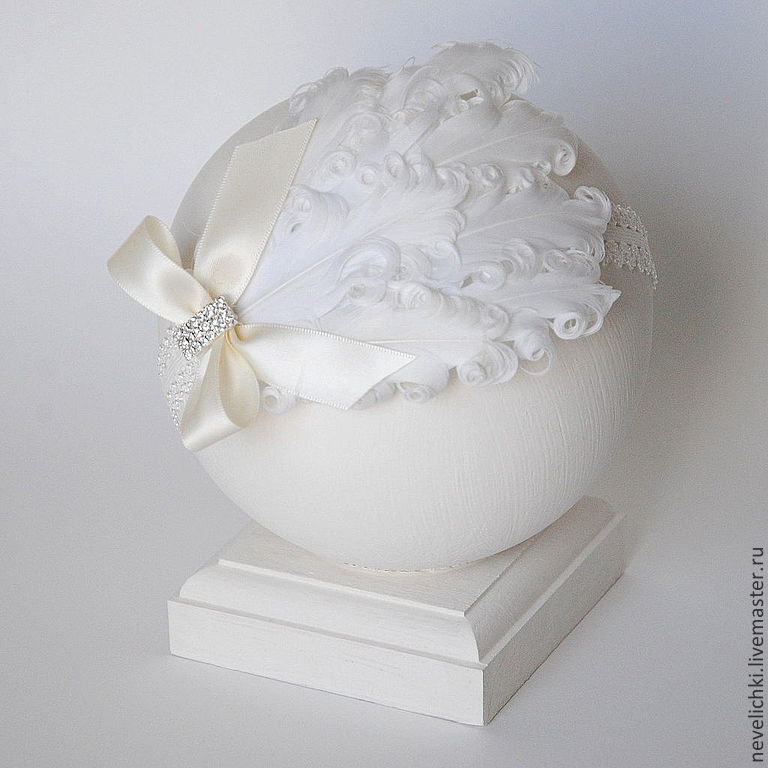 Повязка на голову из перьев молочная купить в интернет-магазине Ярмарка ...