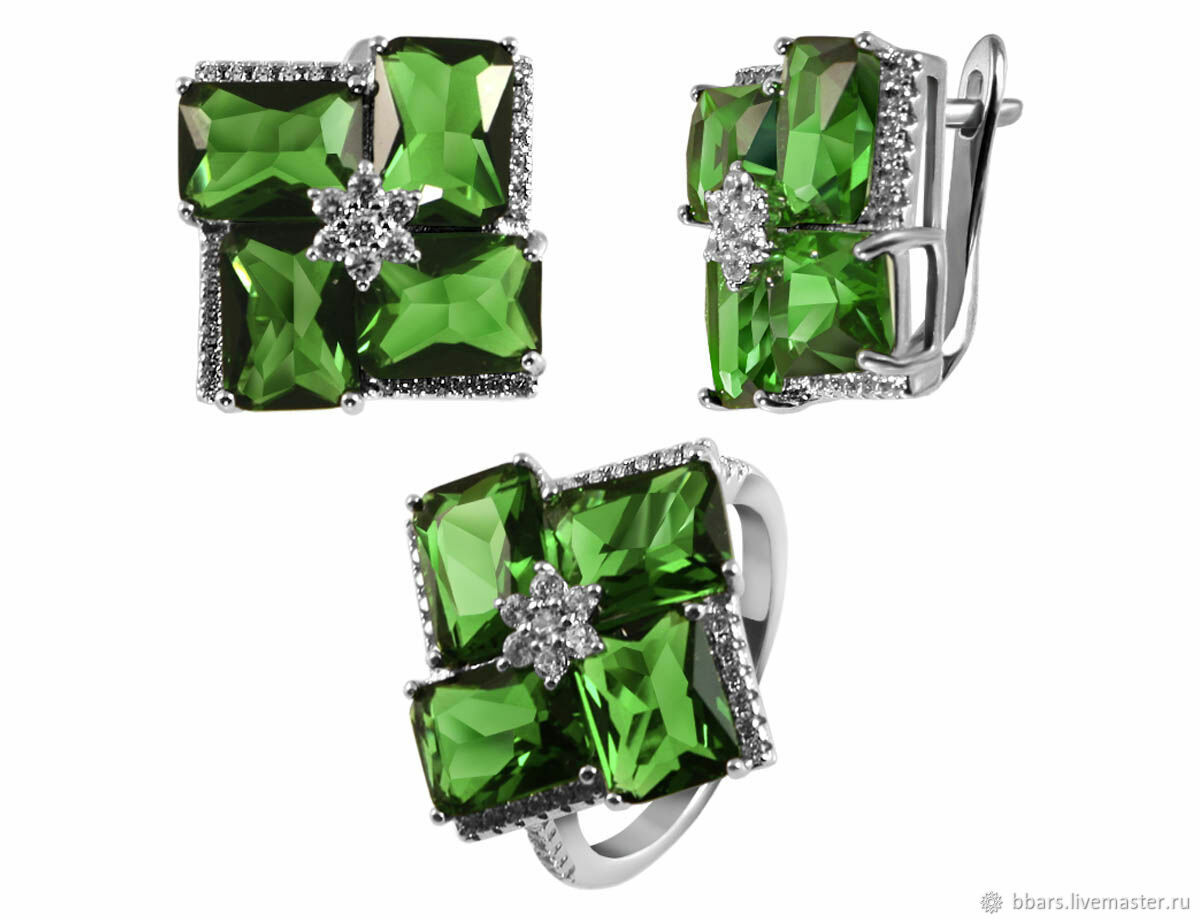 S komplekt ru. Комплект с зеленым камнем. Китайские украшения набор зеленый камень. Зеленое украшение в хеликсе.