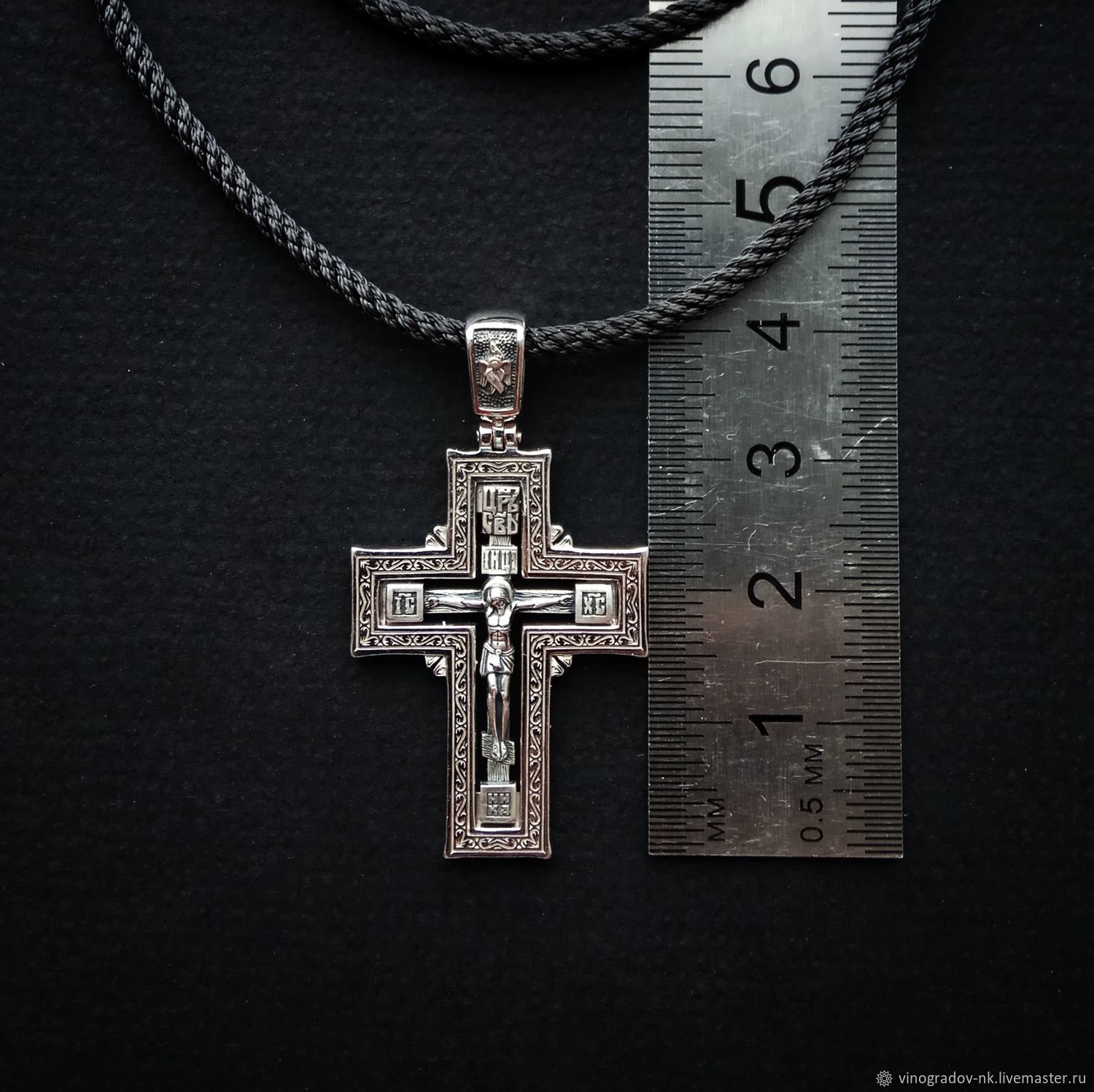Серьга крест мужская фото