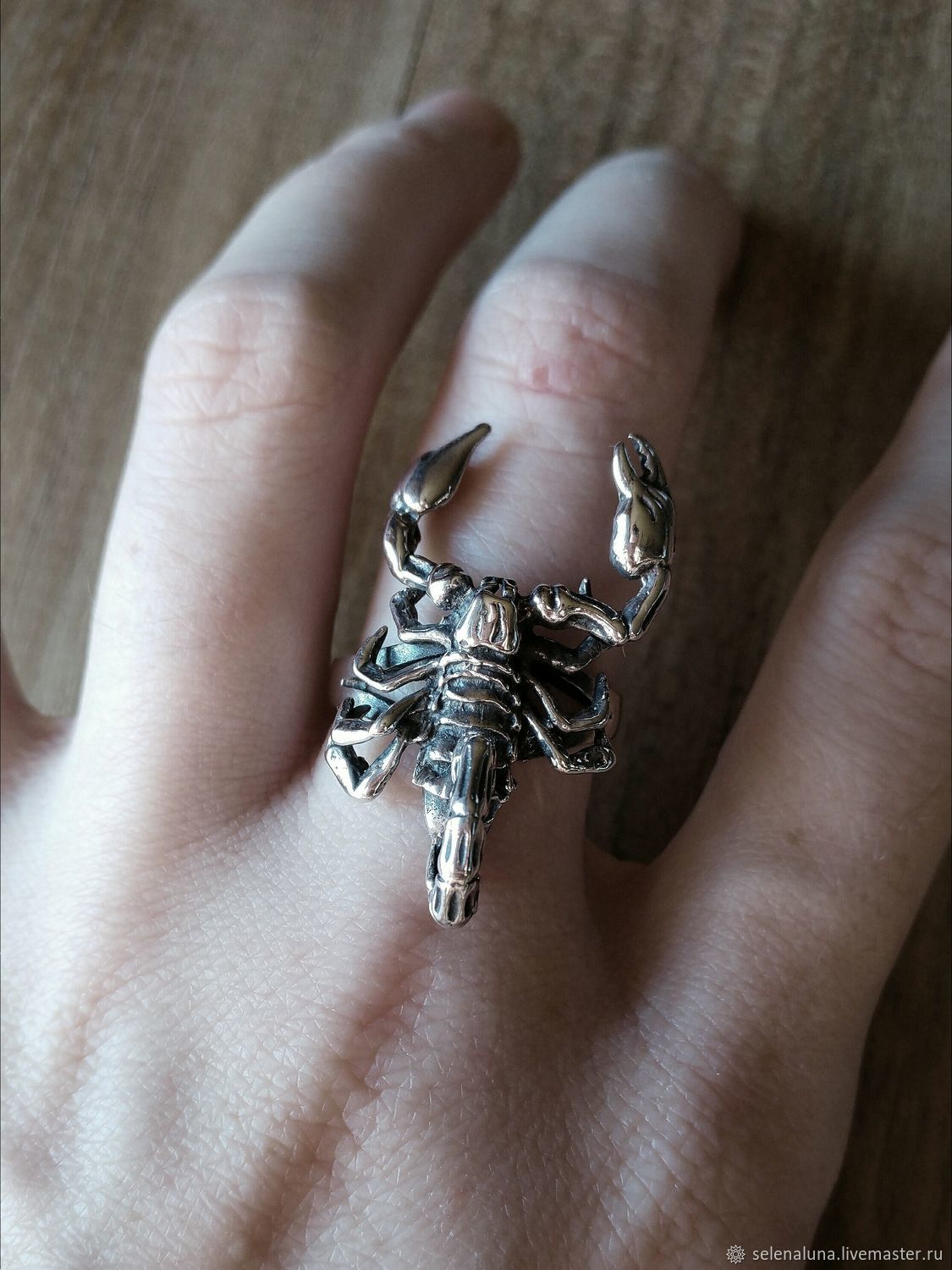 Скорпион кольцо