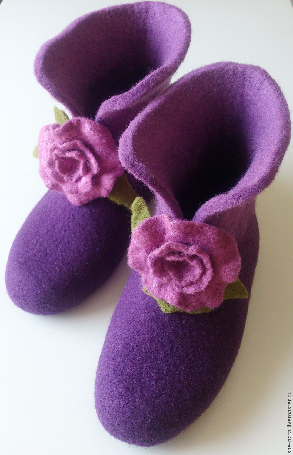 Boots home warm. Women photo. Felted boots for women.Boots made of felt to buy. Short women's boots buy.
