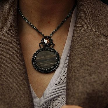 Кулон из бисера с камнем яшма бирюзовый коричневый Шум моря. . Украшения ручной работы - Ярмарка Мастеров Украшения ручной работы. Ярмарка Мастеров - ручная работа Кулон из бисера с камнем яшма бирюзовый коричневый Шум моря. Handmade.
