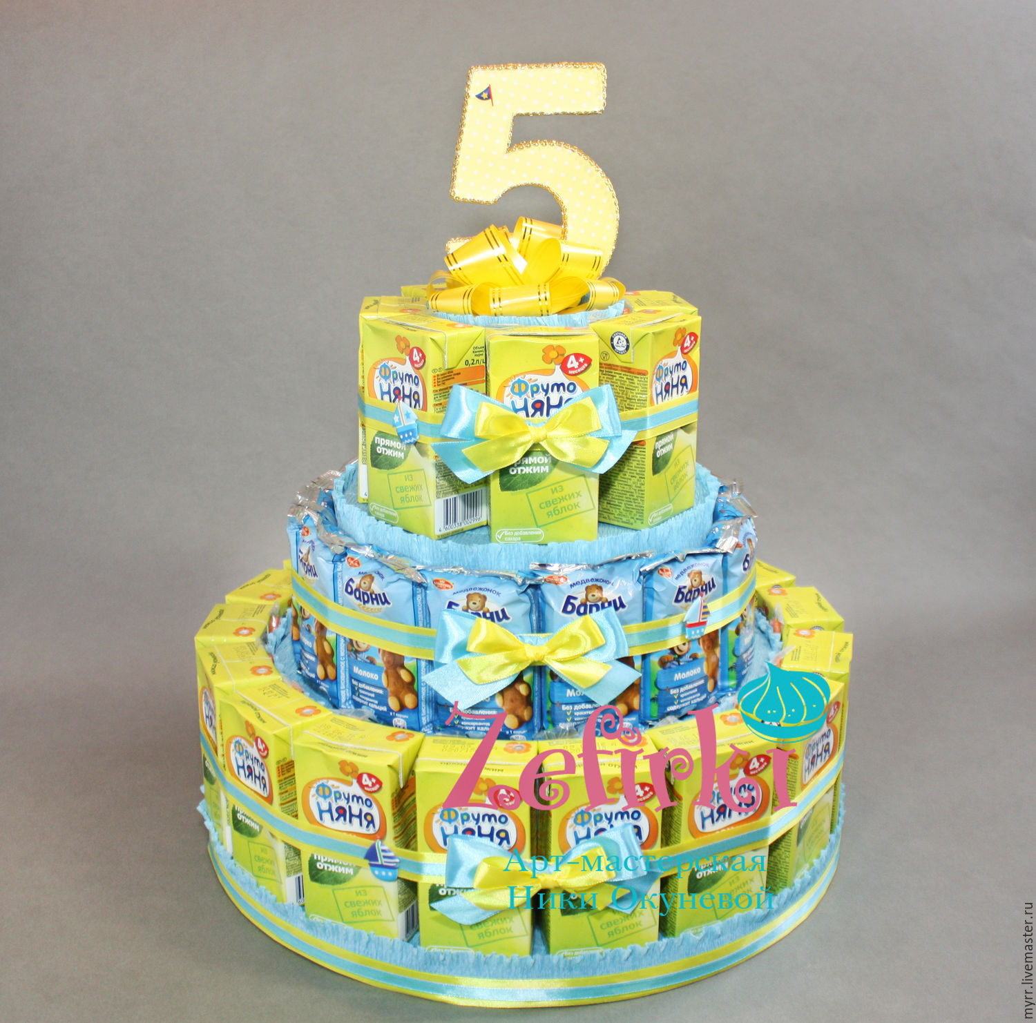 Детские торты из сока. Торт из Барни и сока на день рождения в детский сад. Торт из соков и Барни. Торт из Барни в садик на день рождения. Торт из сока и чокопай в детский сад.