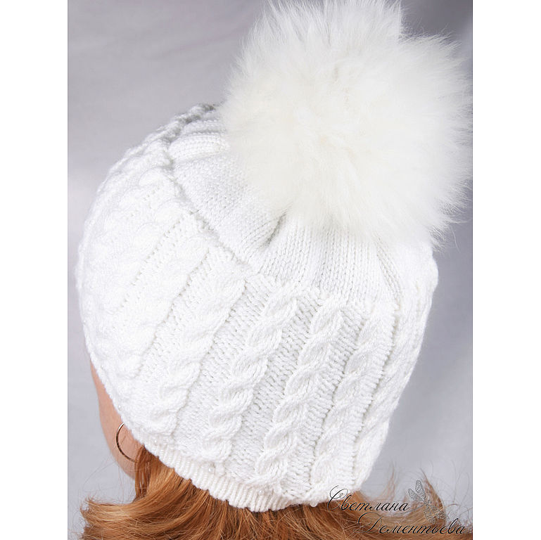 Белые зимние шапки