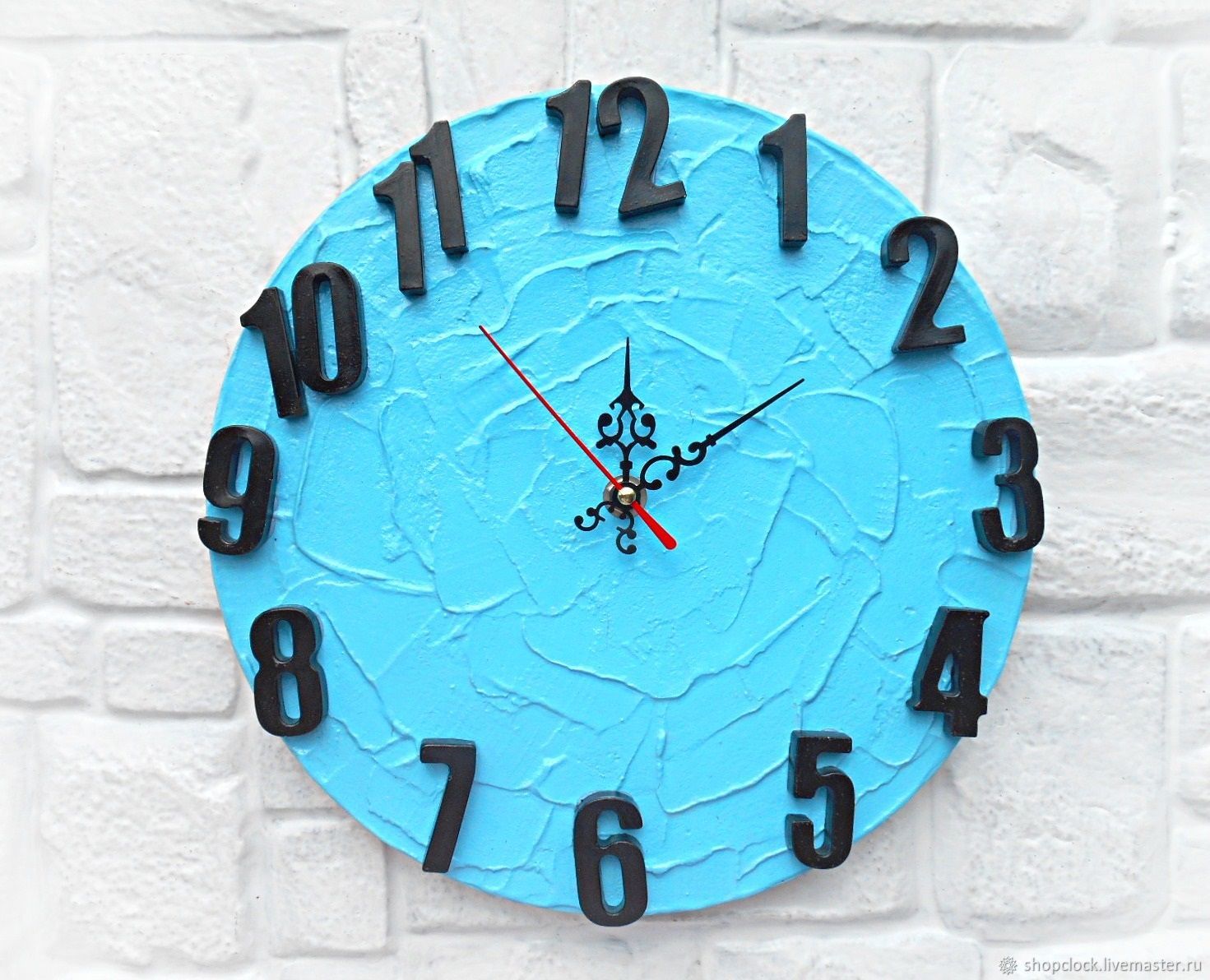 Часы настенные деревянные Бирюзовые с большими цифрами в интернет-магазине Ярмарка Мастеров по цене 2500 ₽ – OG44MRU