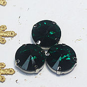 Материалы для творчества handmade. Livemaster - original item Rivoli rhinestones 18 mm Green emerald in a frame. Handmade.