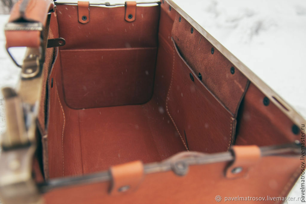 Саквояж Alexander-TS SW12 из кожи коньячного цвета