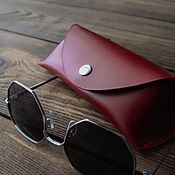 Eyeglass case: leather eyeglass case