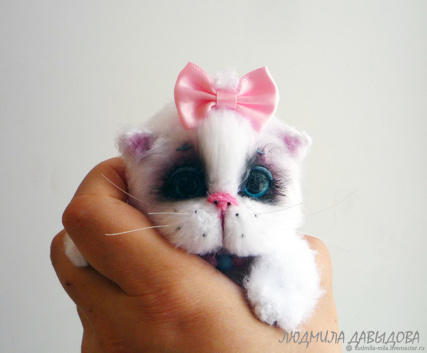 Белая кошка котенок Васёна вязаные коты мягкая игрушка в подарок в ...