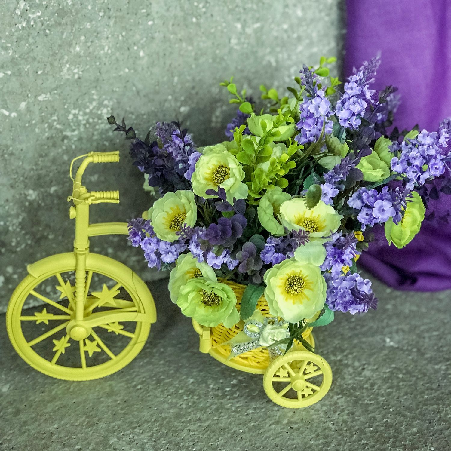 Велосипед с цветами декор для сада