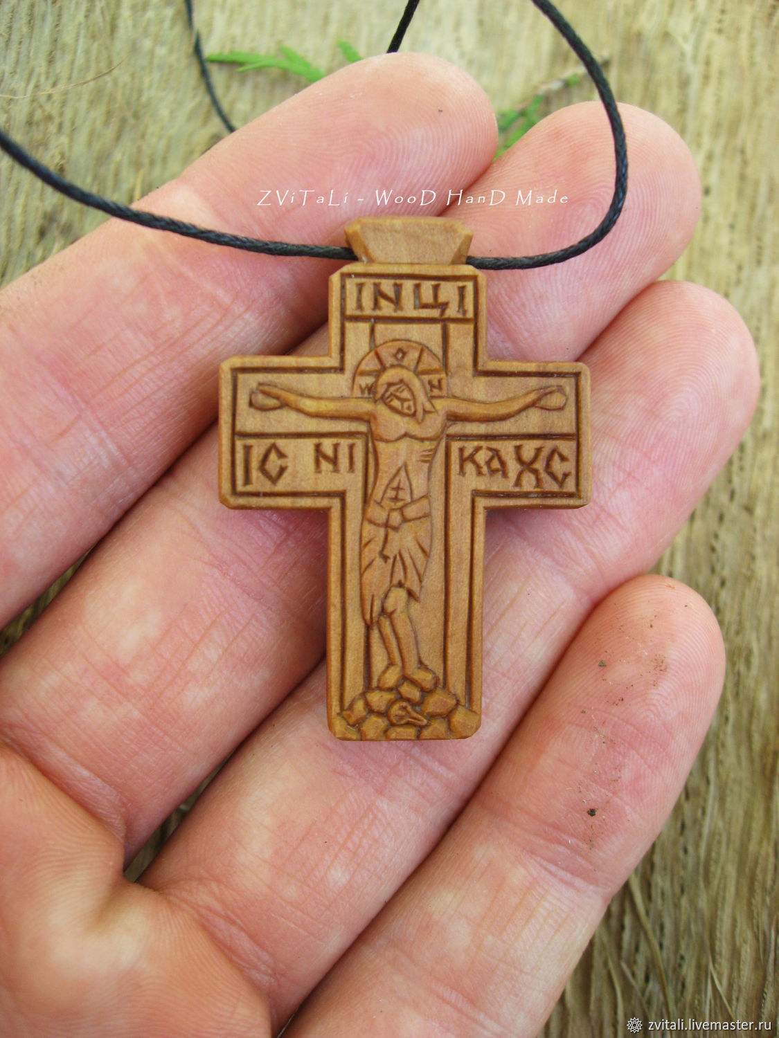 Православные нательные деревянные. Крест нательный деревянный. Крестик православный деревянный. Нательный крест из дерева. Крестик деревянный нательный православный.
