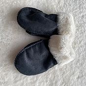 Одежда детская handmade. Livemaster - original item Sheepskin mittens for children black 17 cm volume. Handmade.
