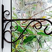 Металлическая цветочница на окно белая