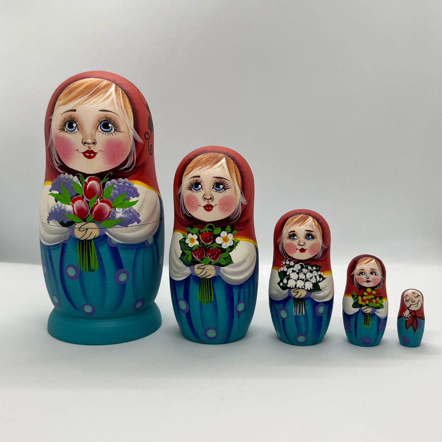 Матрёшка 5-мест «Русская красавица с цветами» в интернет-магазине ...