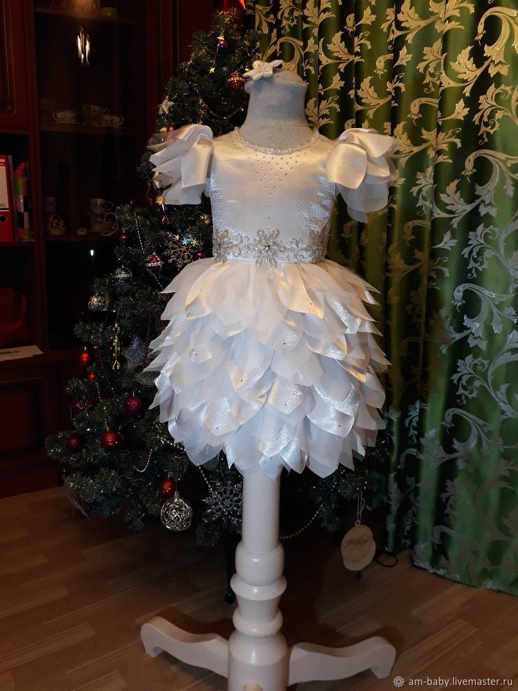 Платье из снежинок