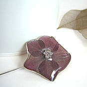 Украшения handmade. Livemaster - original item Broche de aguja Hortensia Púrpura Flor Real resina Adornos. Handmade.