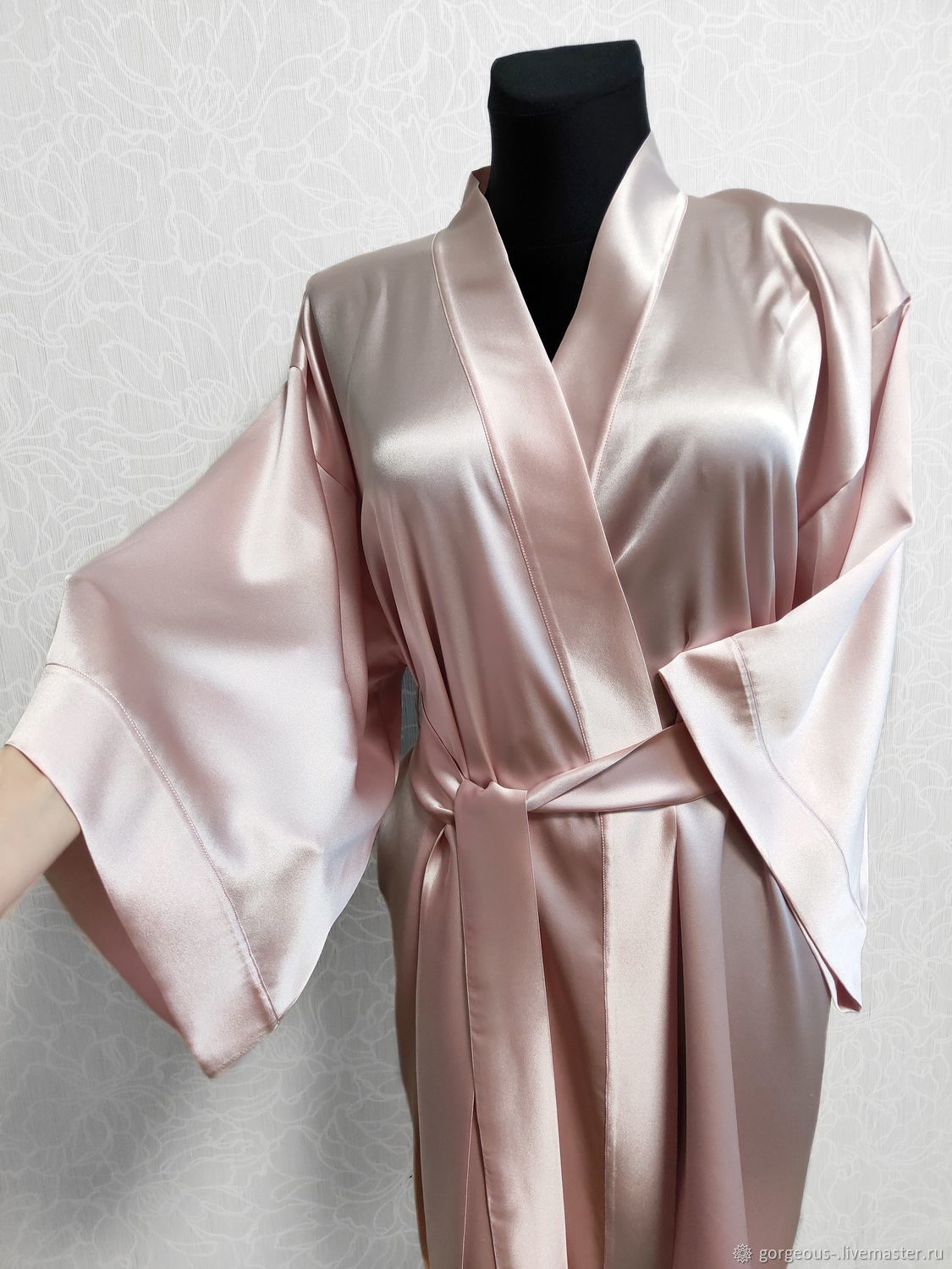 Silk robe. Кимоно шелк. Кимоно черный шелк.