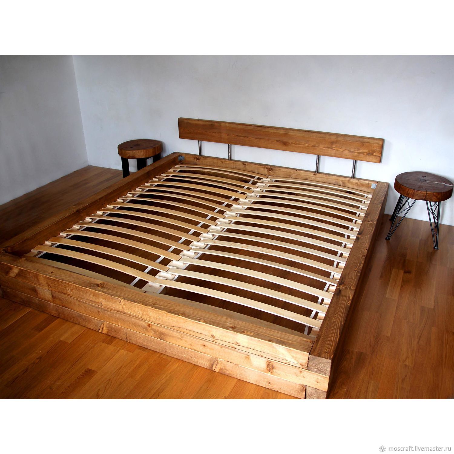 Парящая кровать лофт из металла и дерева