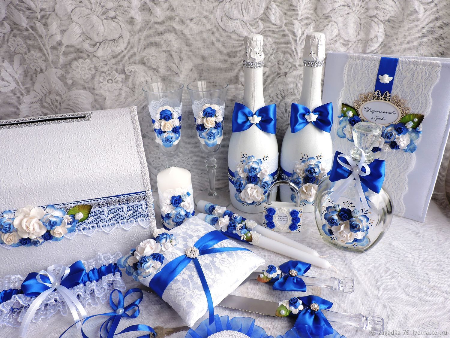 Свадебные аксессуары в синем цвете