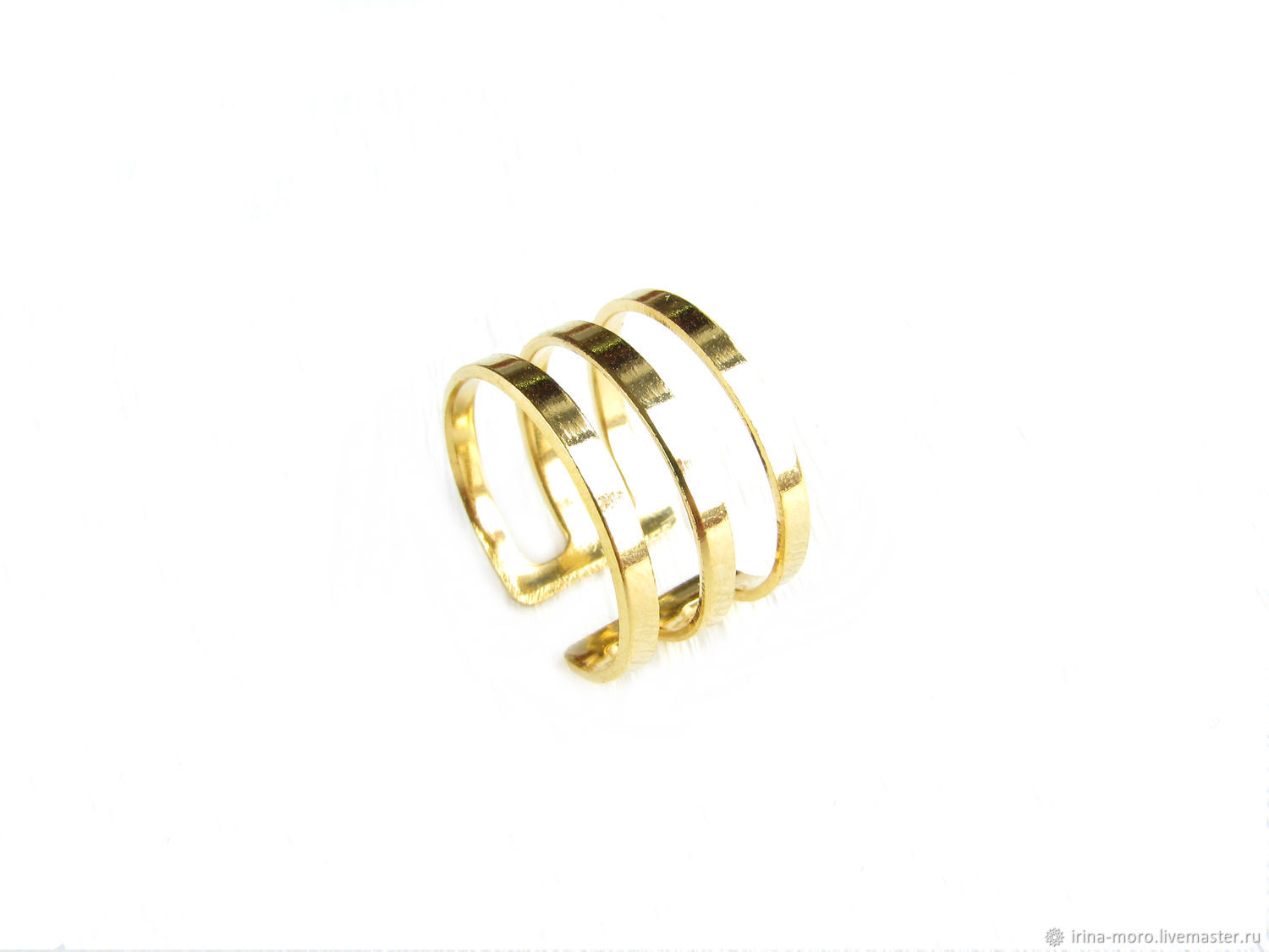 Gold triple ring on the finger phalanx, dimensionless – купить на ...