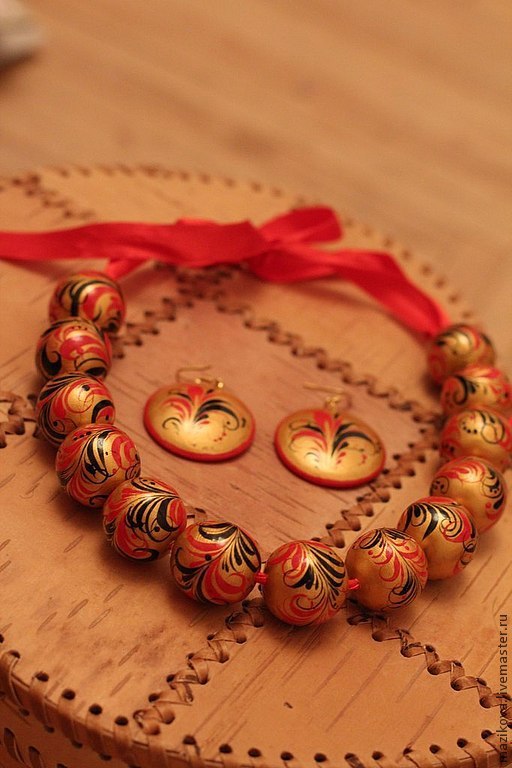 украшения хохлома. бижутерия с хохломской росписью. золотые чаши. бижутерия хохлома. серьги в русском стиле.