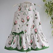 Детское платье в горошек с рюшей в цветочек