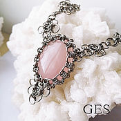 Pendant with rose quartz