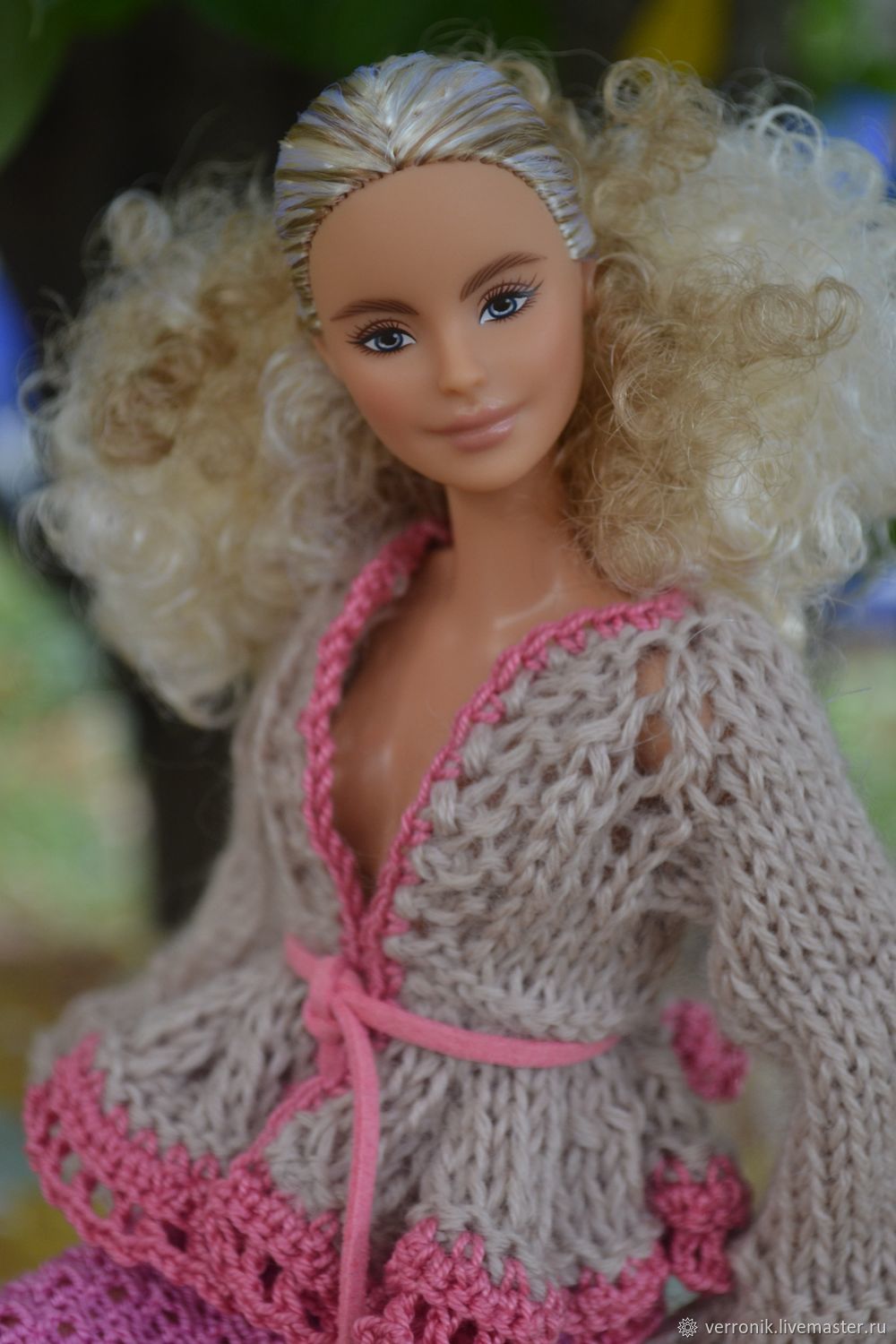 Одежда для кукол. Как сшить лосины для куклы Барби пышки.