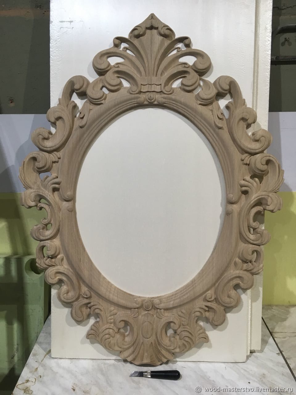Резные рамы для зеркал из дерева фото