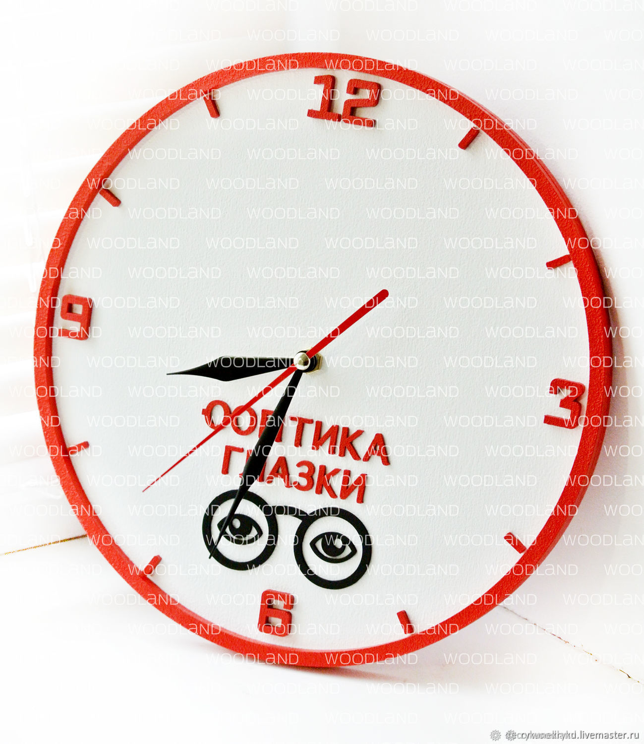 Часы логотип. Часы из акрила с логотипом. Часы из акрила с логотипом. Часы настенные брендированные. Часы с логотипом на заказ.