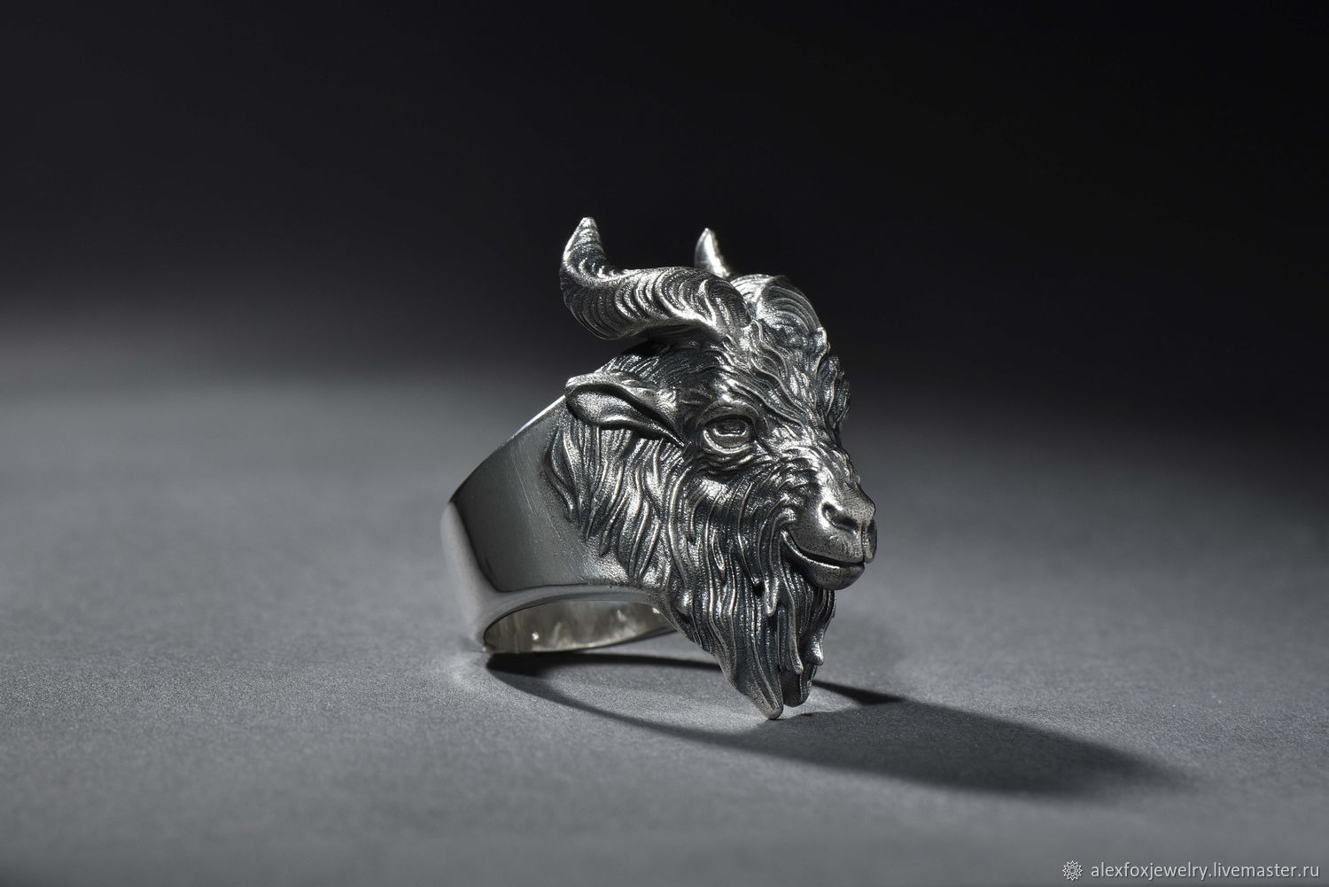Кольцо Козел Серебро 925 пробы Средний вес: 8 гр Высота кольца: 15 мм Цена ...
