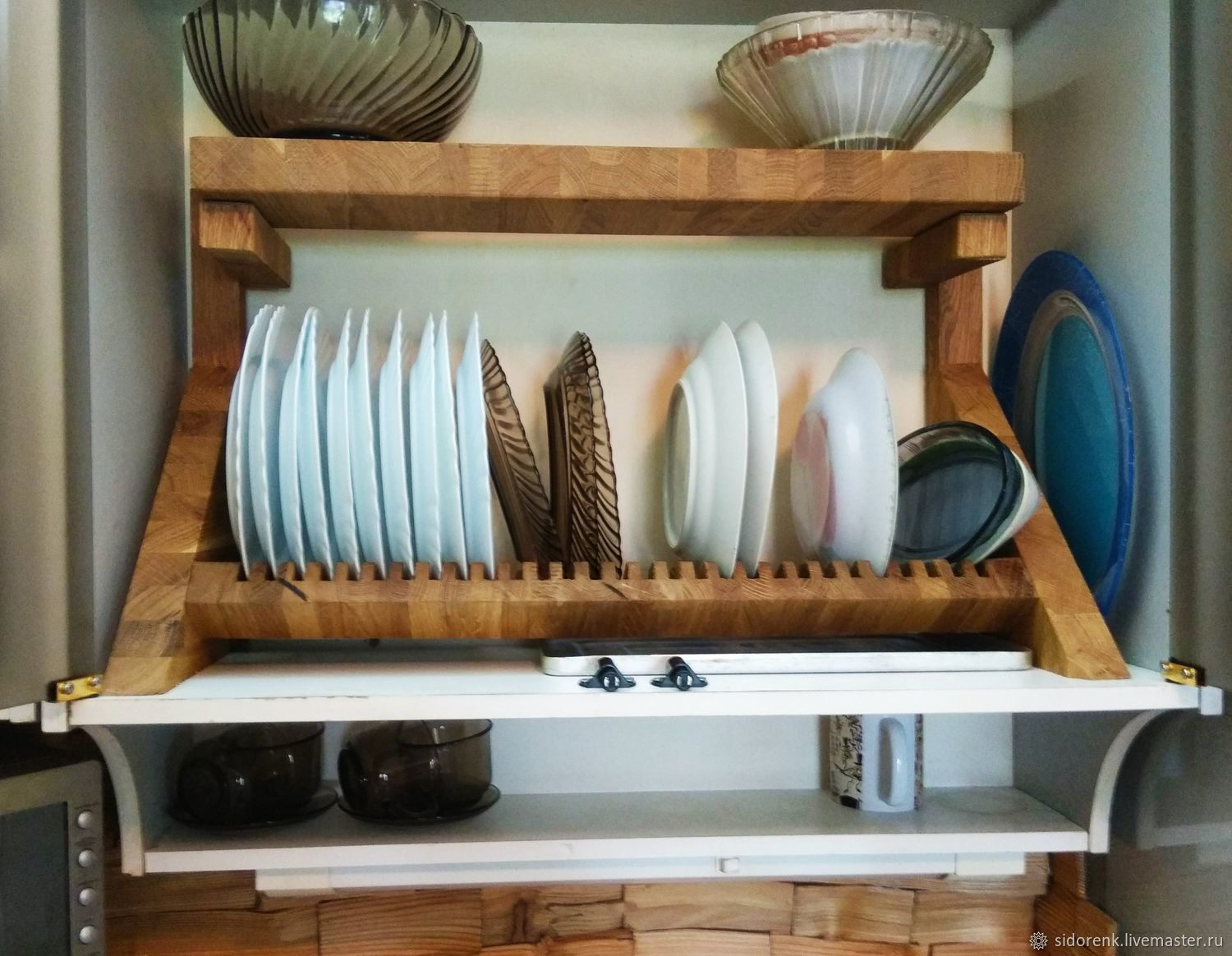 полки для посуды на кухню в шкаф